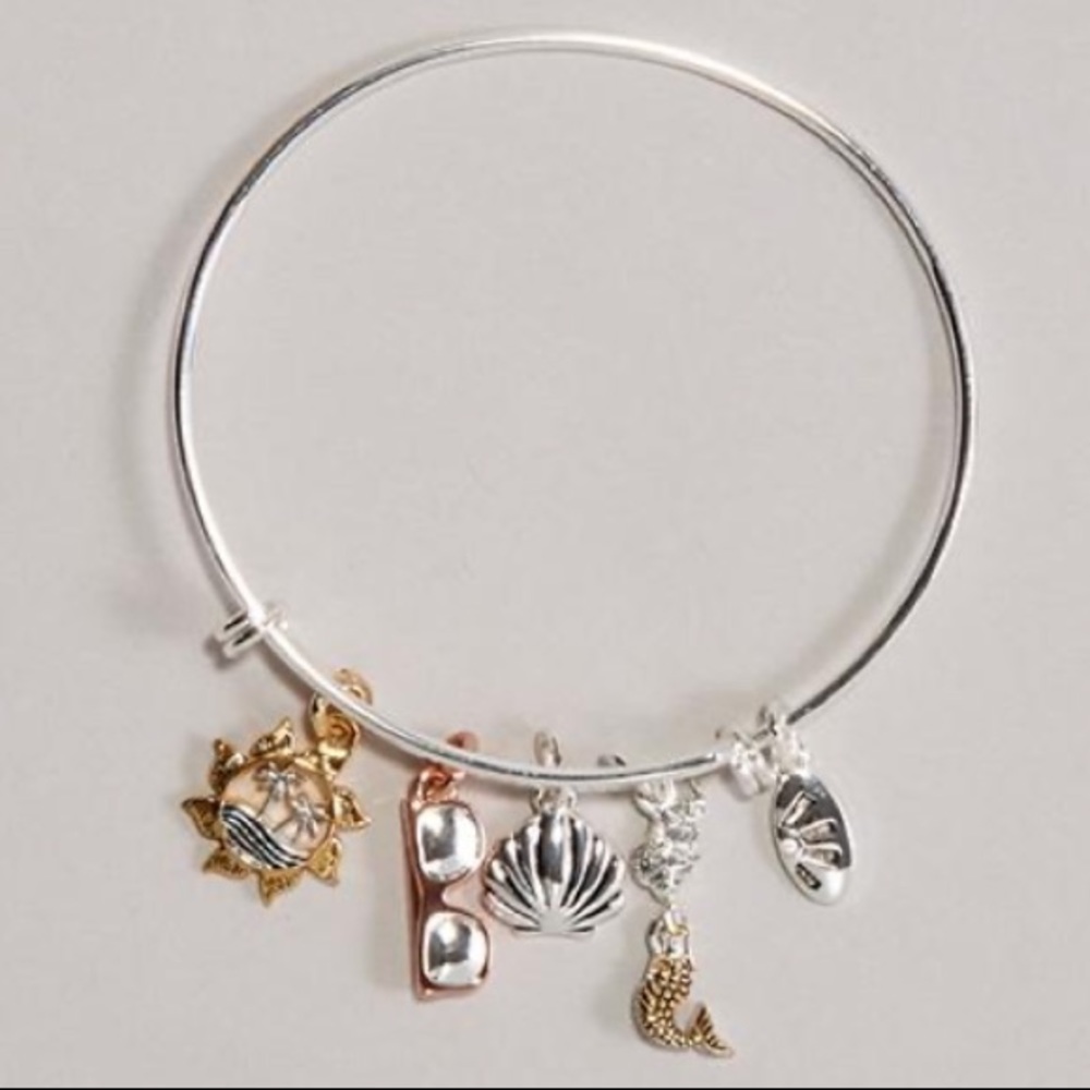 BNWT Women’s Shine Tri-Tone Adjustable Bangle.
